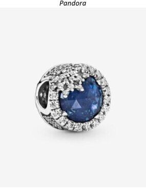 Pandora sparkling blue snowflake charm